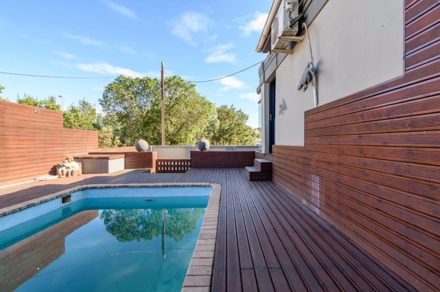 5 Bedroom Property for Sale in Van Riebeeck Hoogte Eastern Cape